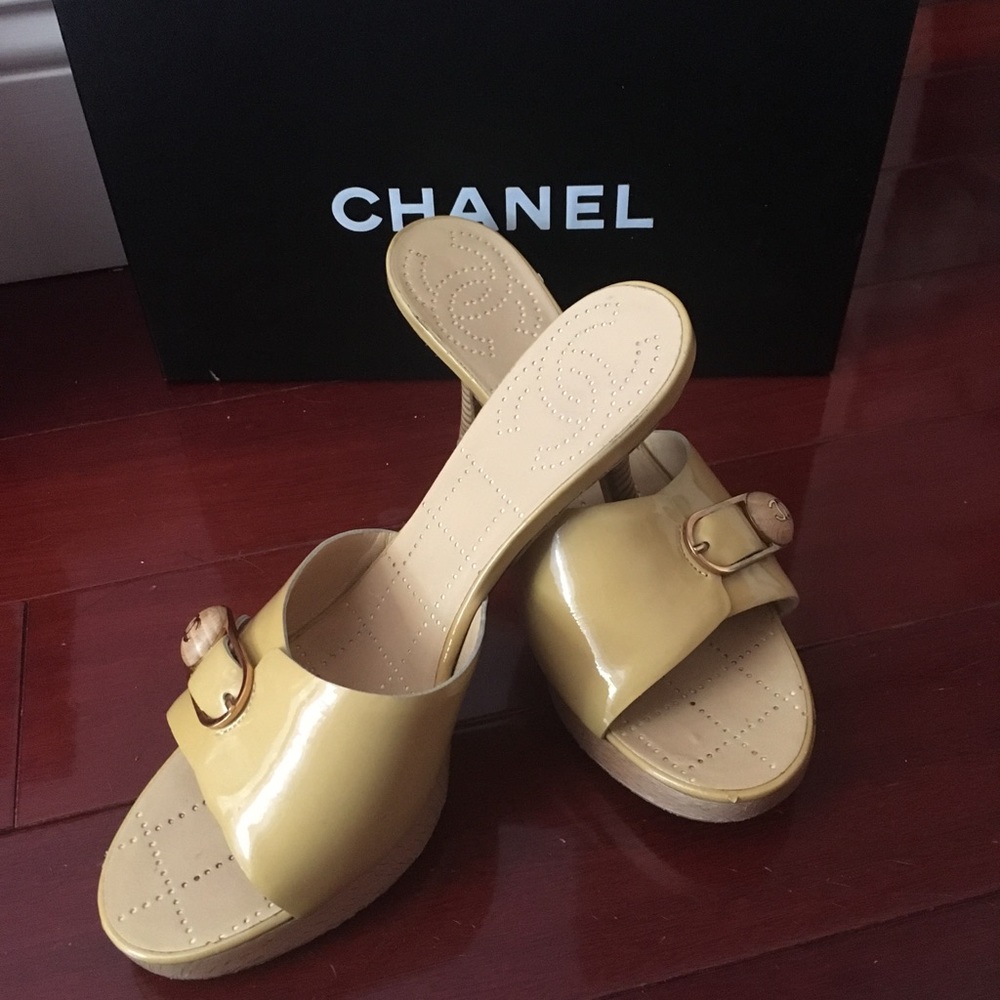 Chanel lightly worn (just needs a cleaning)